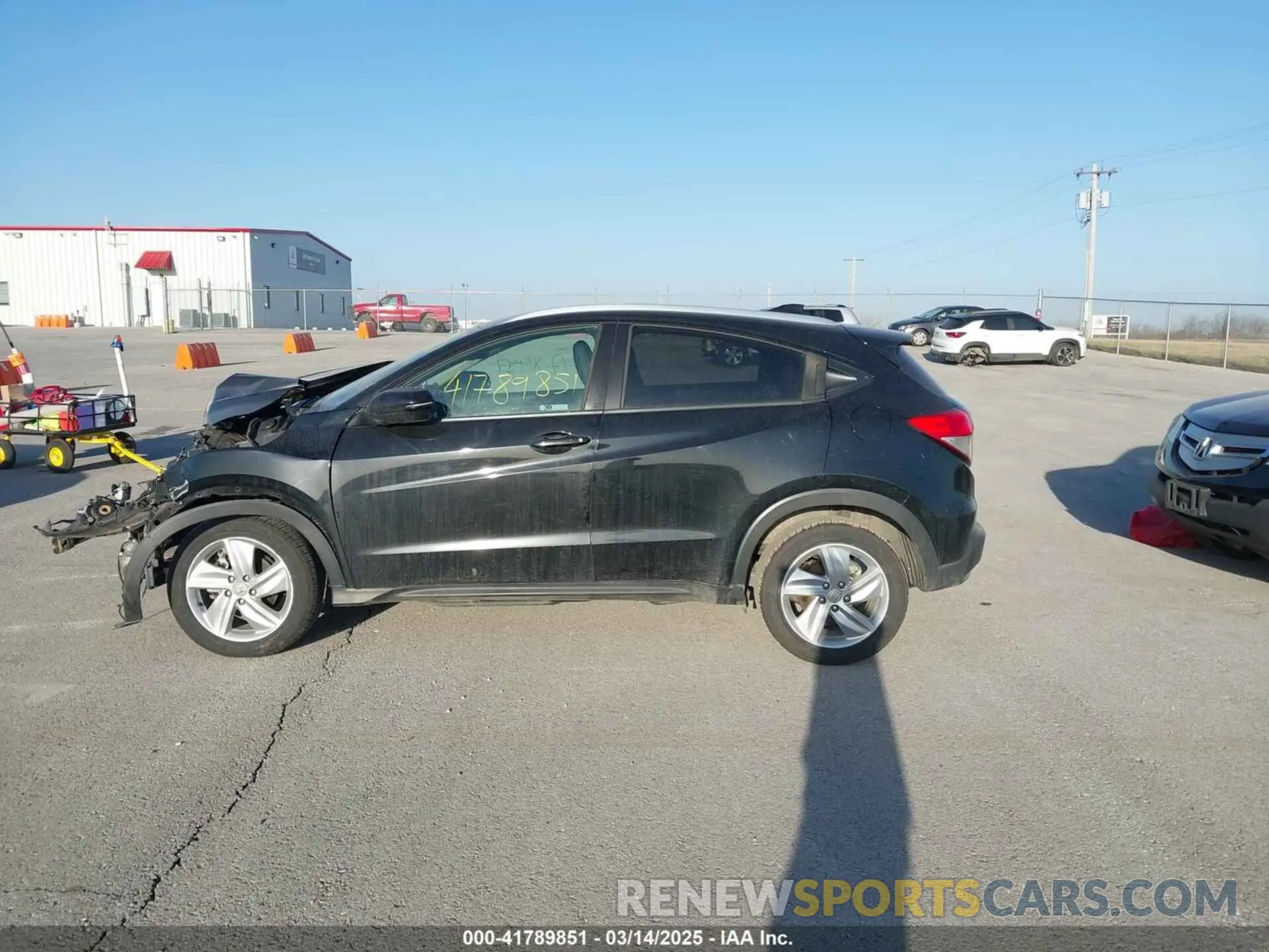 15 Photograph of a damaged car 3CZRU6H74KM735154 HONDA HR-V 2019
