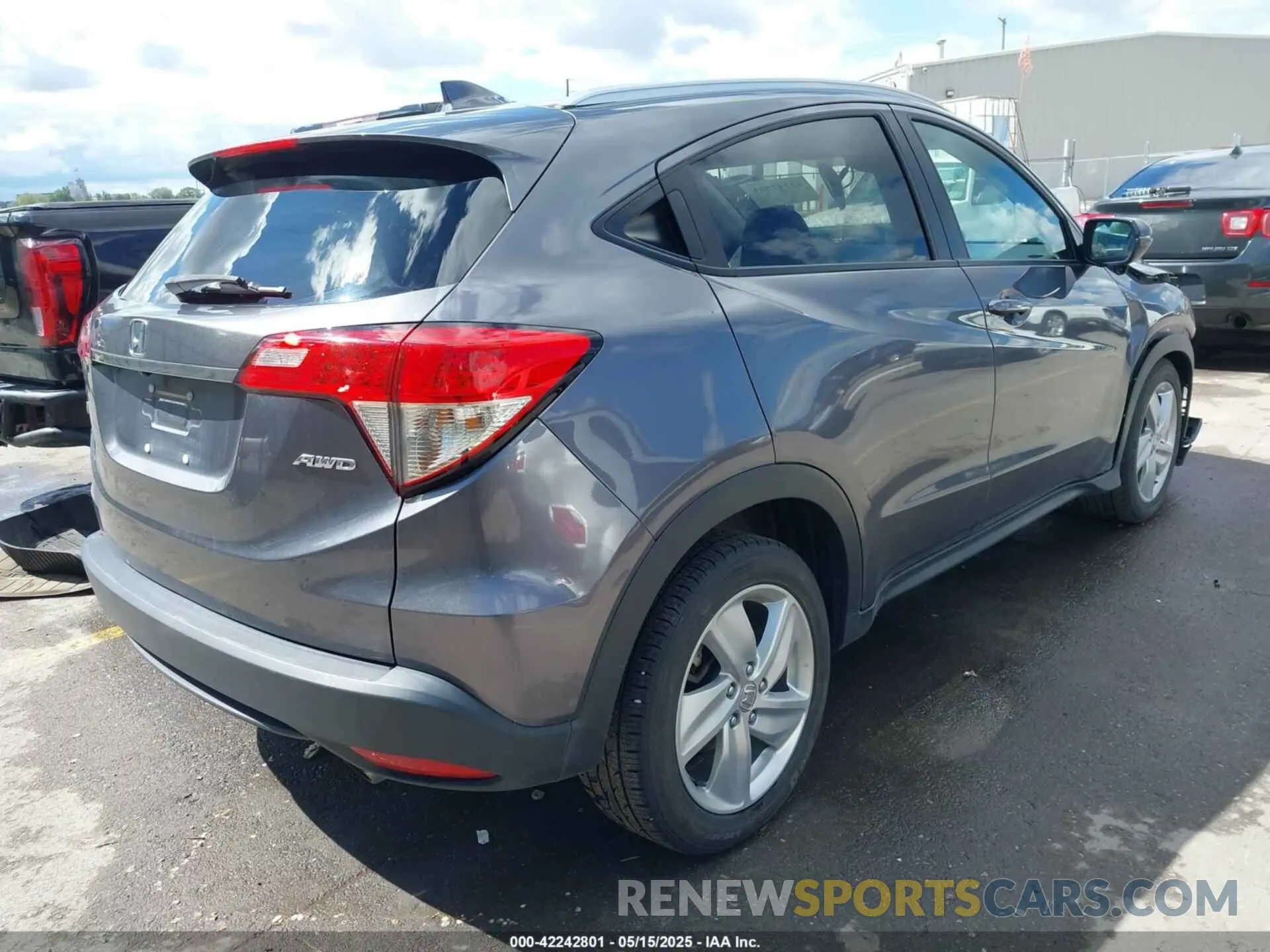 4 Фотография поврежденного автомобиля 3CZRU6H75KM710599 HONDA HR-V 2019