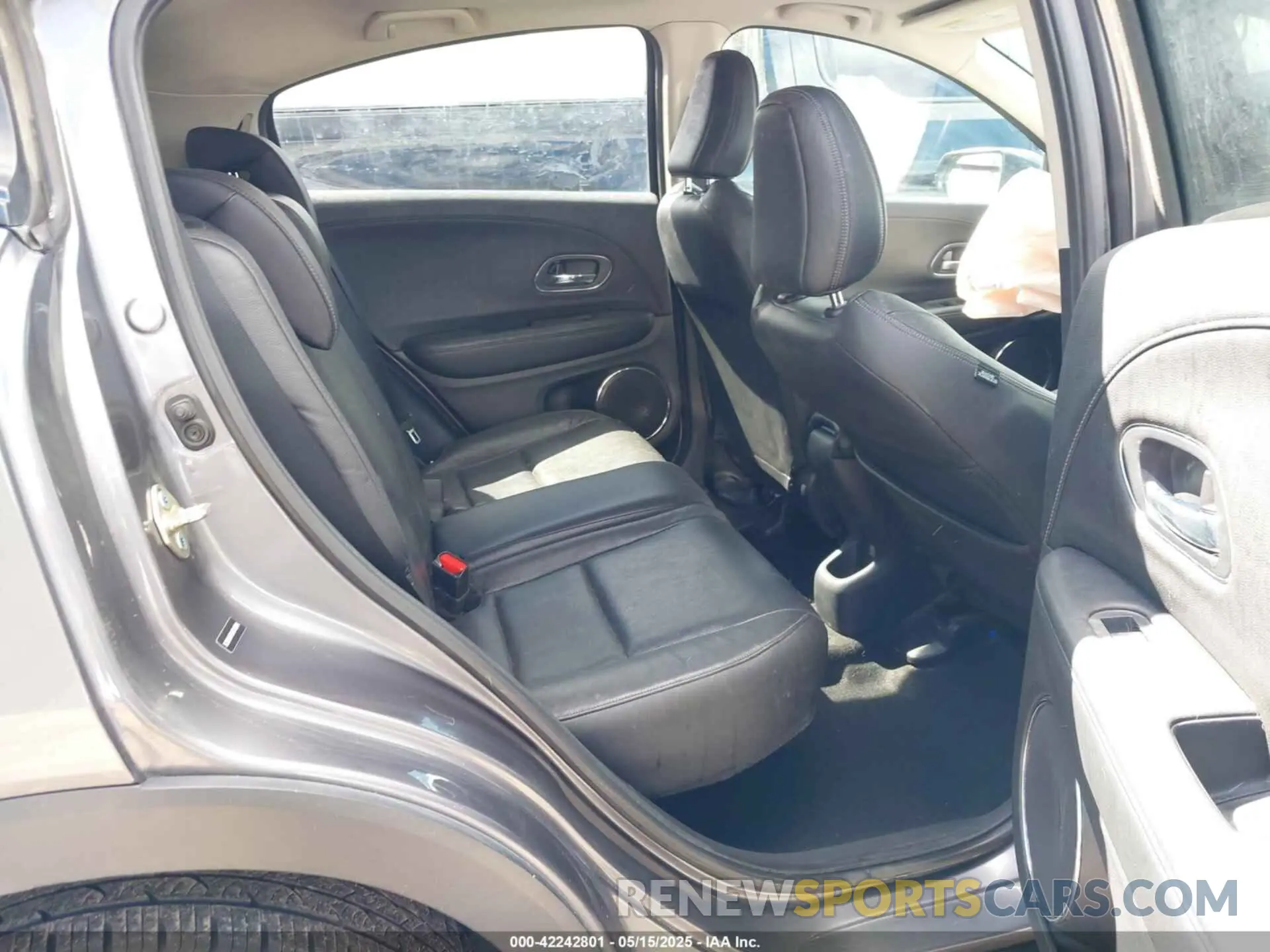 8 Фотография поврежденного автомобиля 3CZRU6H75KM710599 HONDA HR-V 2019