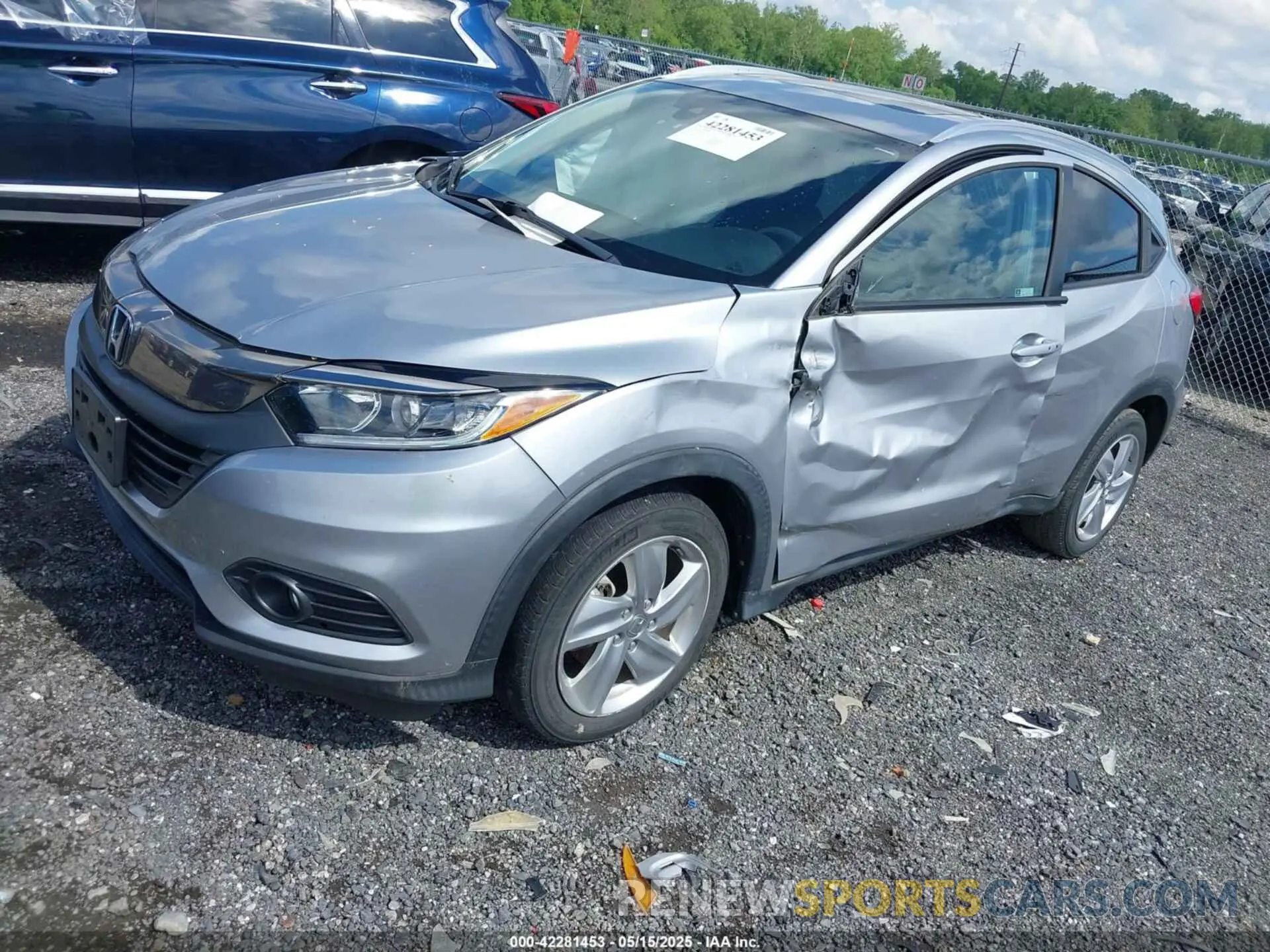 2 Photograph of a damaged car 3CZRU6H75KM722378 HONDA HR-V 2019