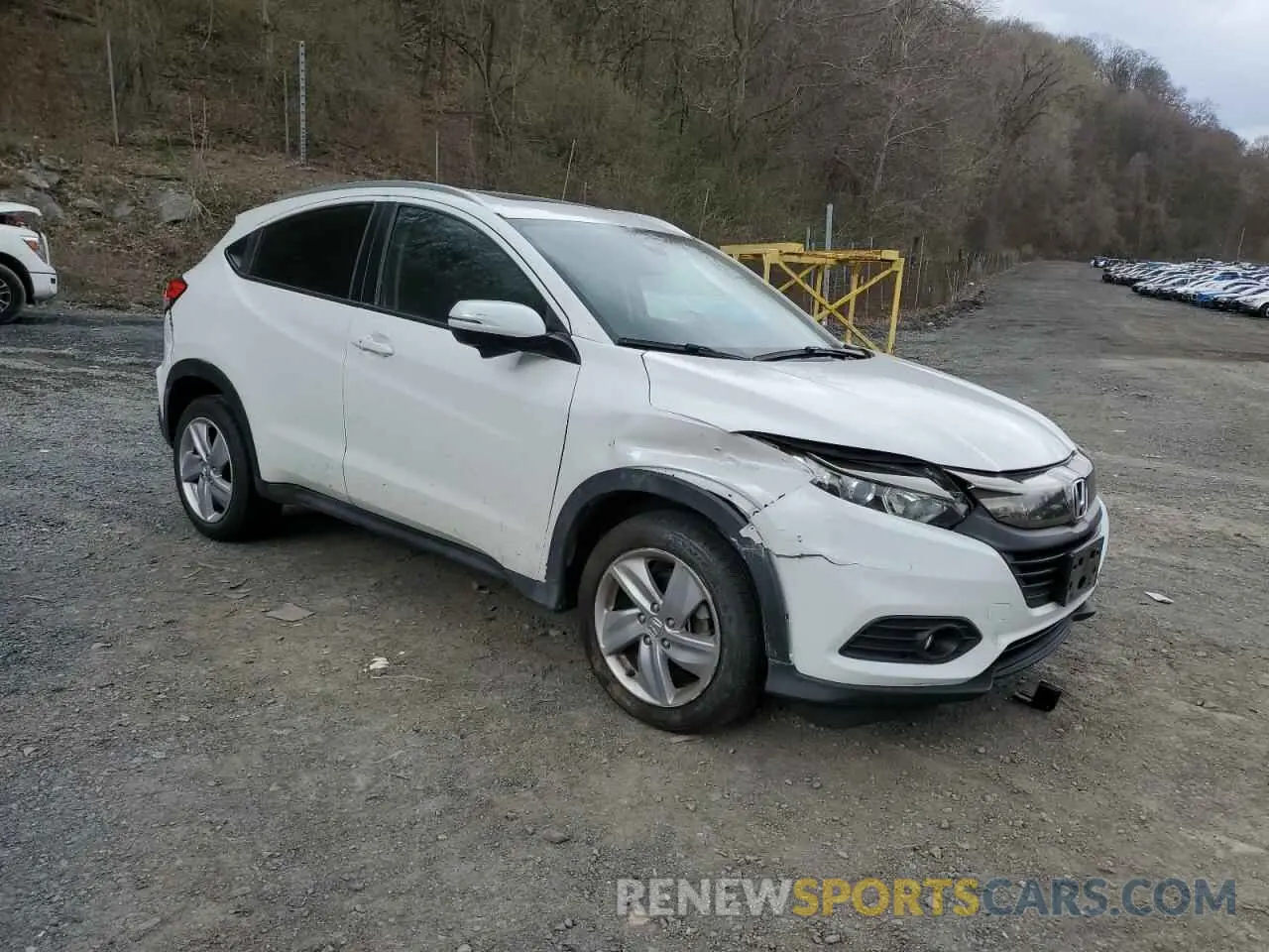 4 Photograph of a damaged car 3CZRU6H76KM716363 HONDA HR-V 2019