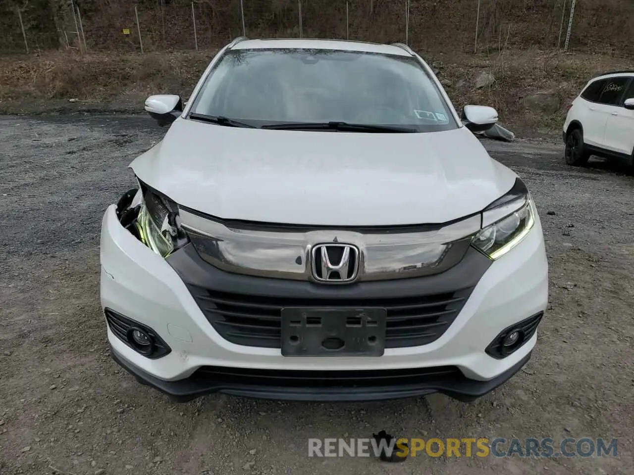 5 Photograph of a damaged car 3CZRU6H76KM716363 HONDA HR-V 2019