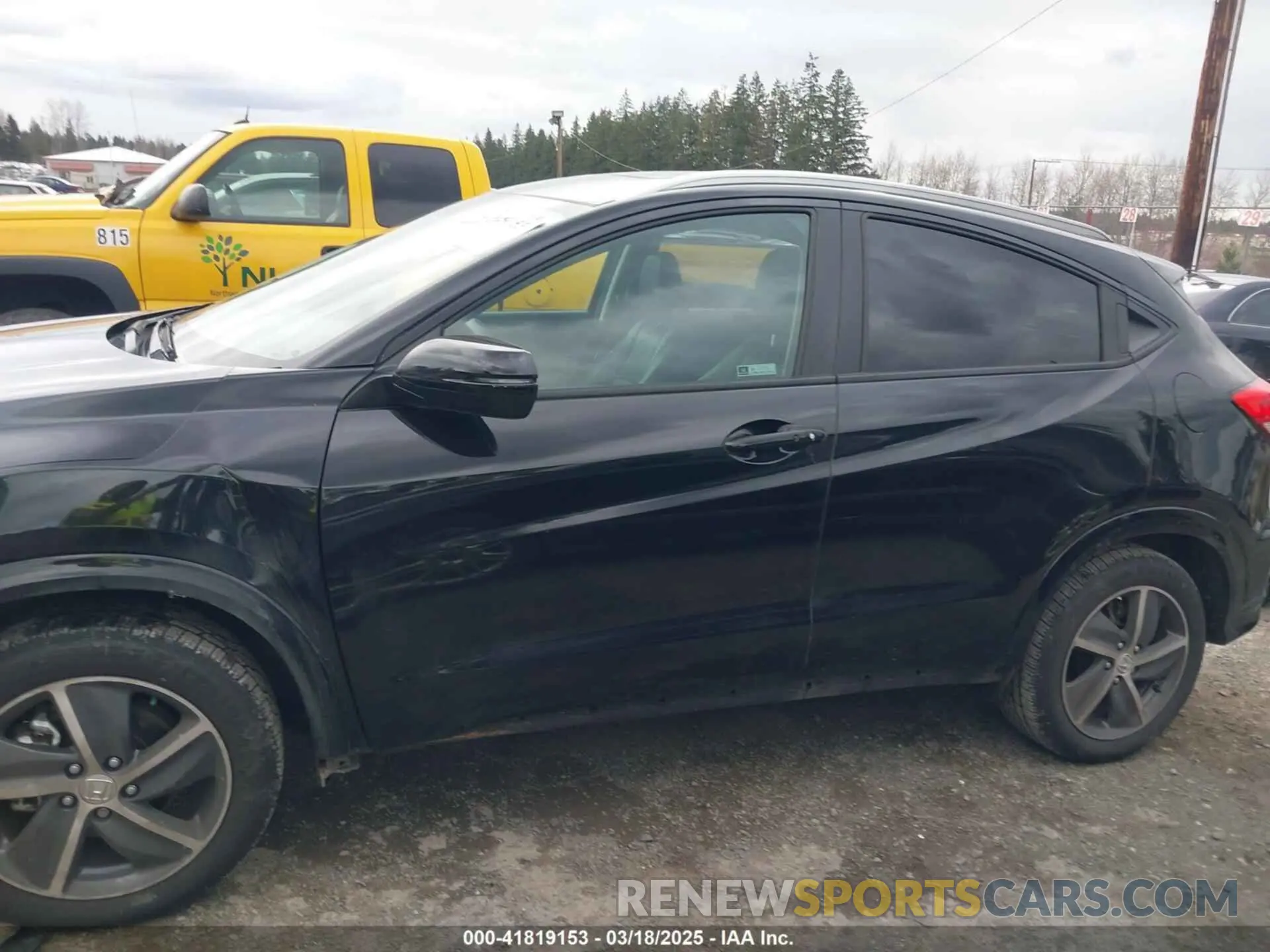 15 Photograph of a damaged car 3CZRU6H93KM720310 HONDA HR-V 2019