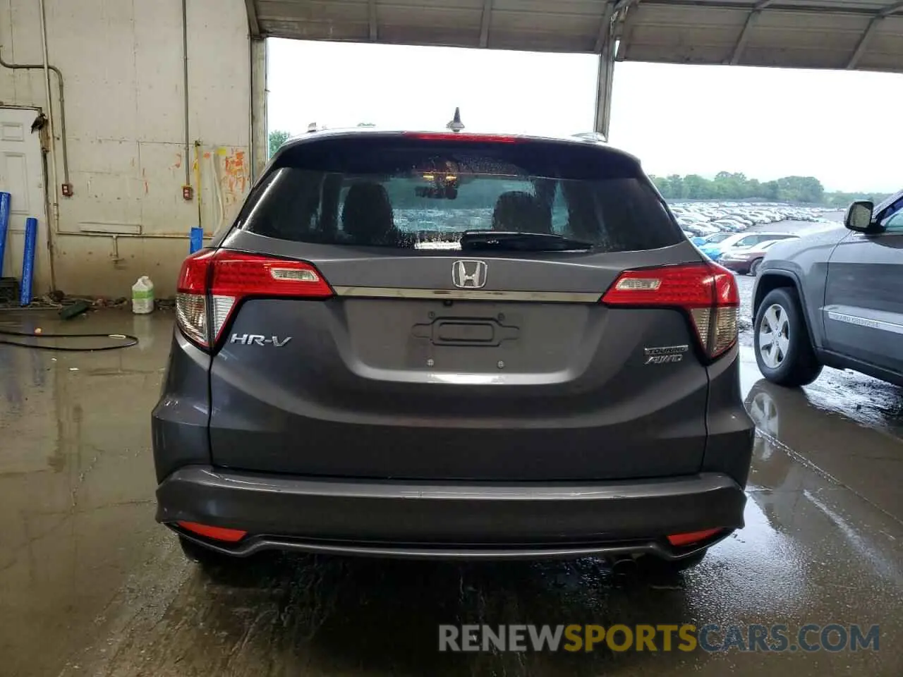 6 Photograph of a damaged car 3CZRU6H95KM717537 HONDA HR-V 2019