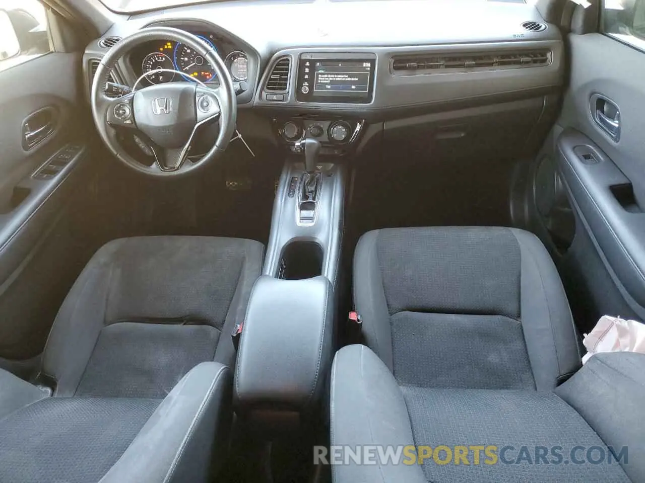 8 Photograph of a damaged car 3CZRU5H10LM719041 HONDA HR-V 2020