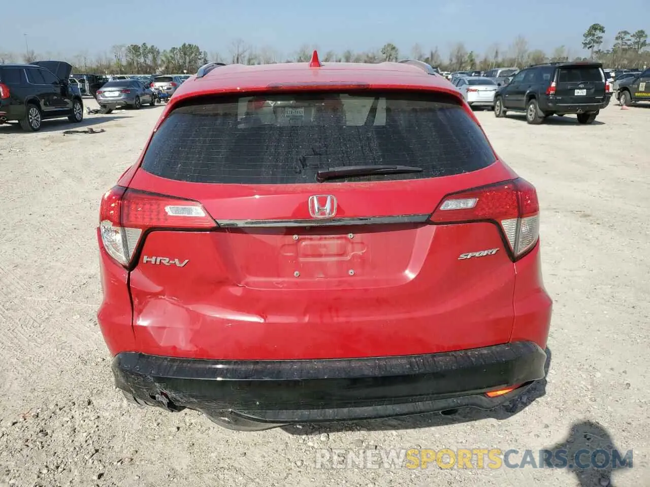 6 Photograph of a damaged car 3CZRU5H11LM706654 HONDA HR-V 2020