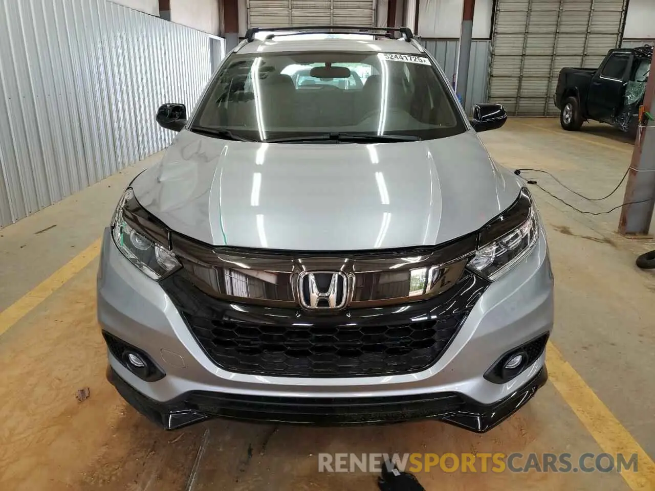 5 Photograph of a damaged car 3CZRU5H13LM713122 HONDA HR-V 2020