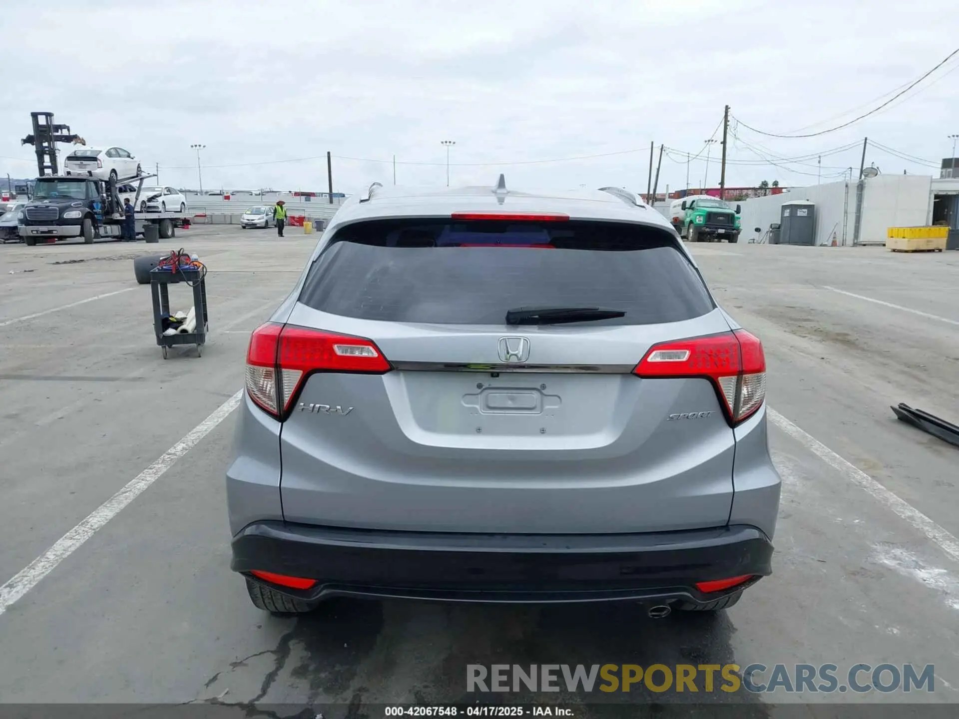 16 Photograph of a damaged car 3CZRU5H14LM715980 HONDA HR-V 2020