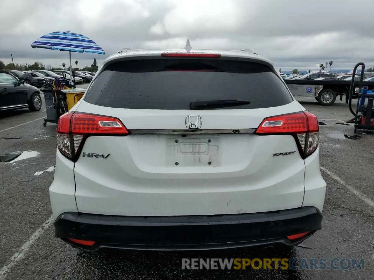 6 Photograph of a damaged car 3CZRU5H14LM716126 HONDA HR-V 2020