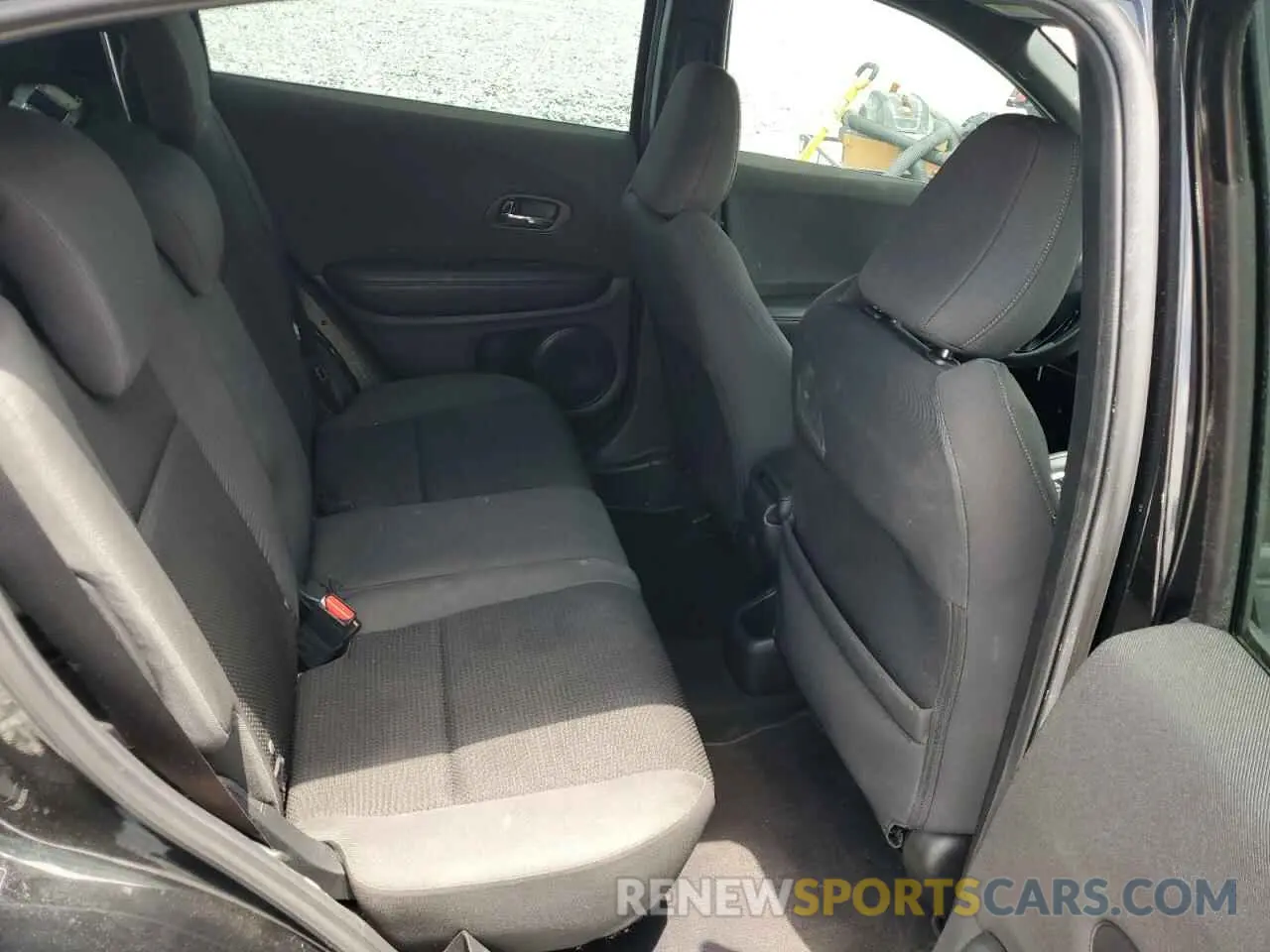 11 Photograph of a damaged car 3CZRU5H17LM710305 HONDA HR-V 2020
