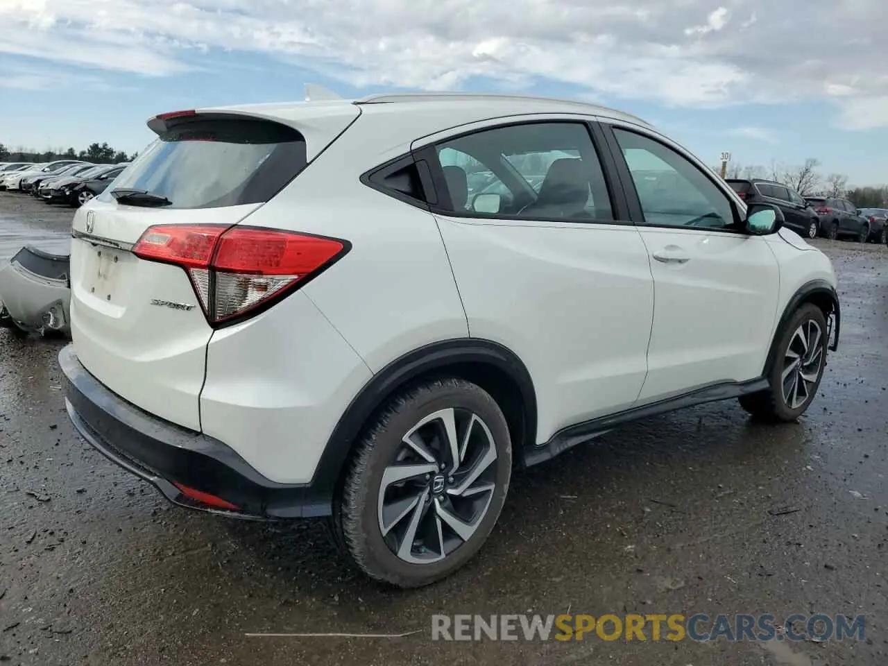 3 Photograph of a damaged car 3CZRU5H19LM702304 HONDA HR-V 2020
