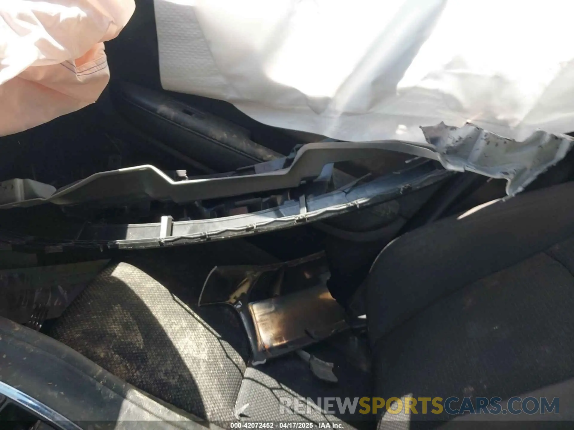 12 Photograph of a damaged car 3CZRU5H19LM714002 HONDA HR-V 2020