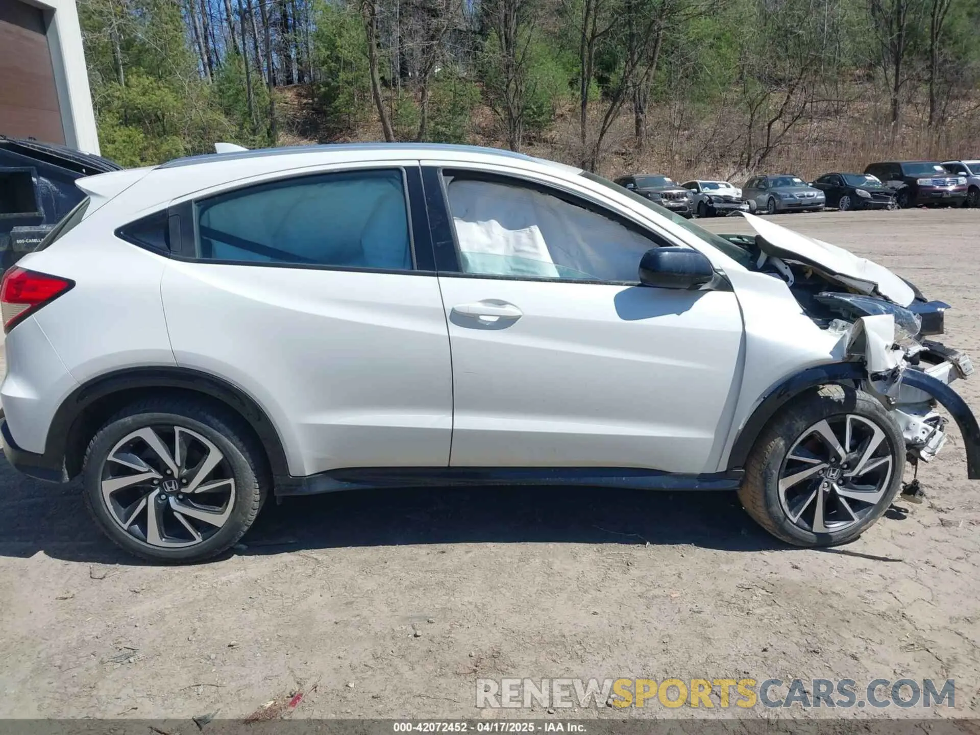14 Photograph of a damaged car 3CZRU5H19LM714002 HONDA HR-V 2020