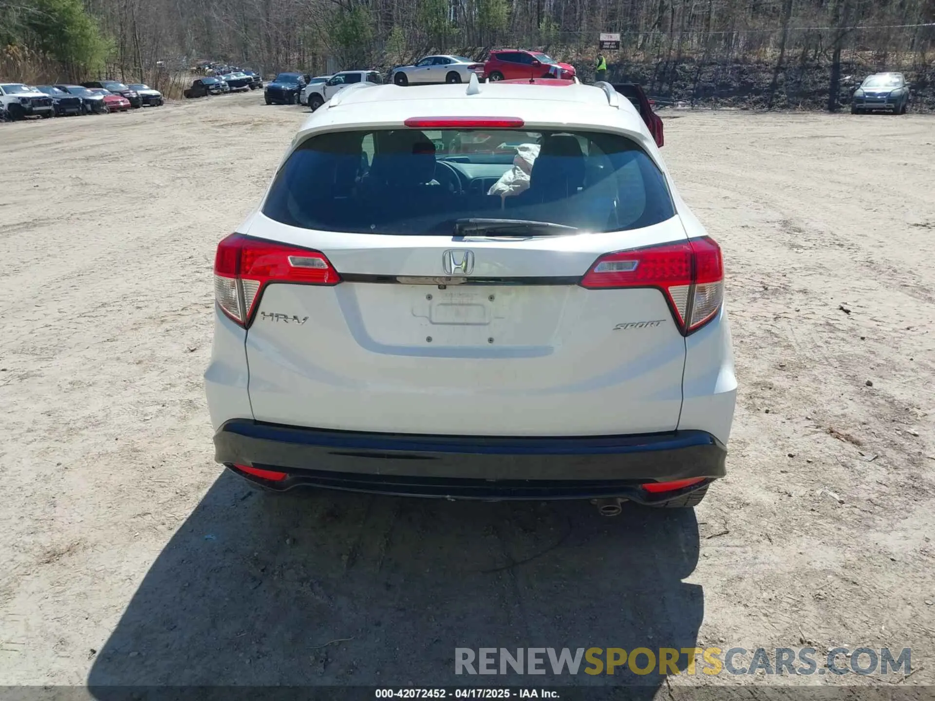 17 Photograph of a damaged car 3CZRU5H19LM714002 HONDA HR-V 2020