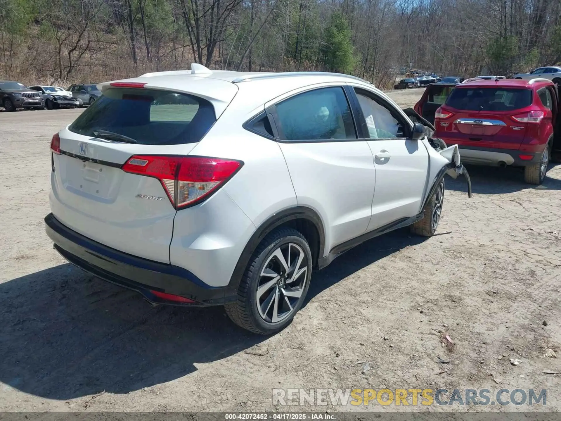 4 Photograph of a damaged car 3CZRU5H19LM714002 HONDA HR-V 2020
