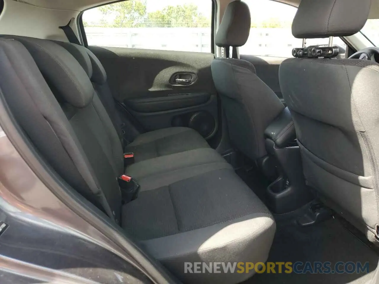 11 Photograph of a damaged car 3CZRU5H30LM717002 HONDA HR-V 2020