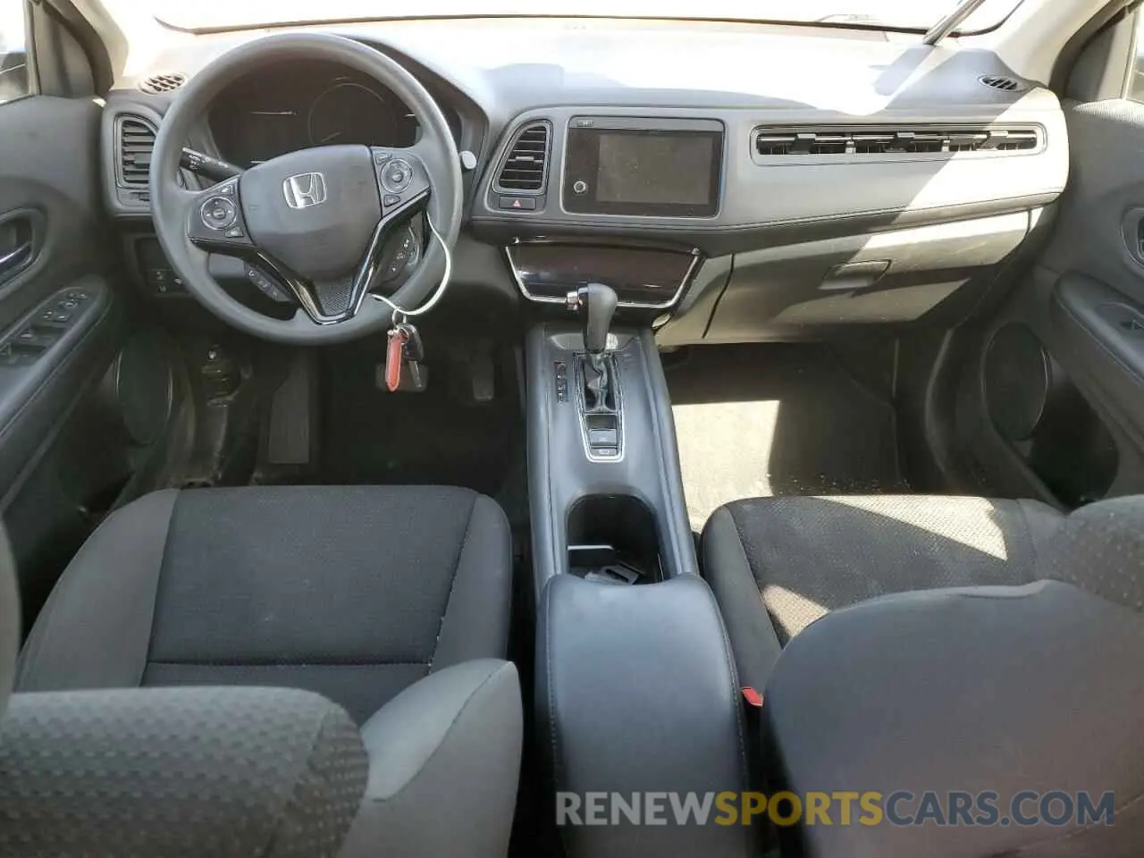 8 Photograph of a damaged car 3CZRU5H31LM100885 HONDA HR-V 2020