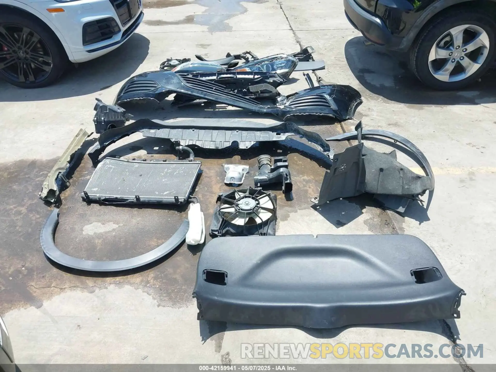 12 Photograph of a damaged car 3CZRU5H33LM705295 HONDA HR-V 2020
