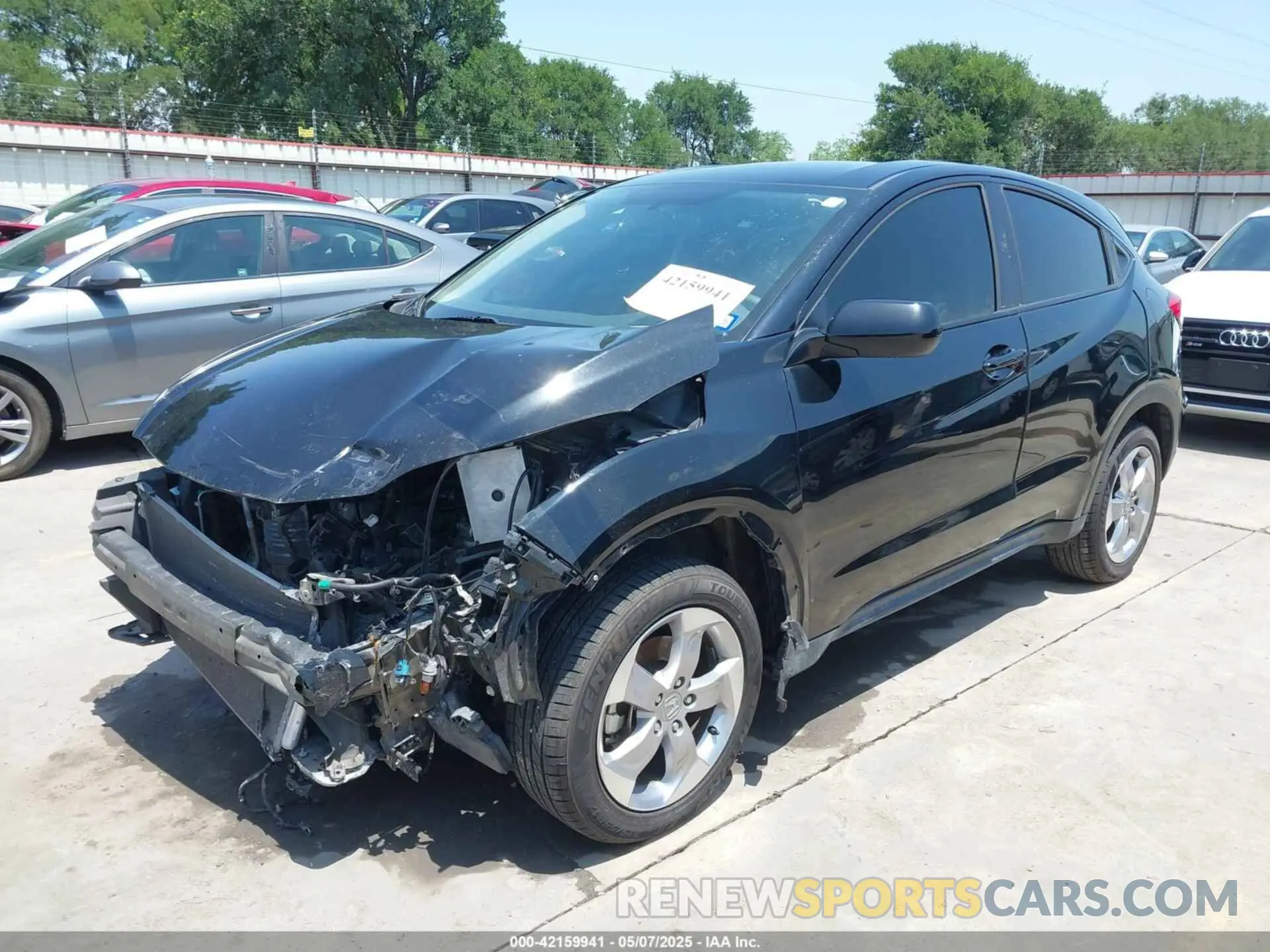 2 Photograph of a damaged car 3CZRU5H33LM705295 HONDA HR-V 2020