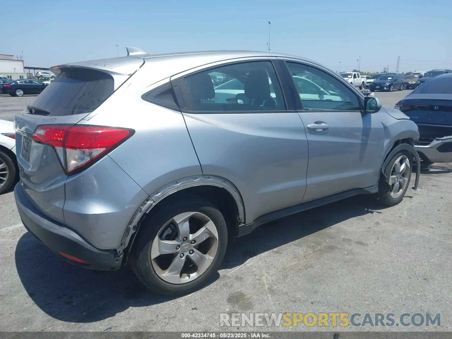 4 Фотография поврежденного автомобиля 3CZRU5H37LM703999 HONDA HR-V 2020
