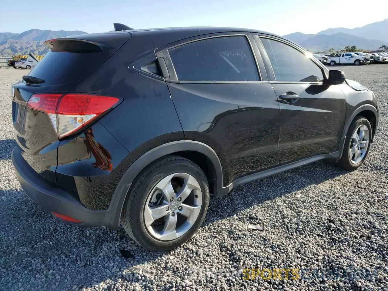 3 Photograph of a damaged car 3CZRU5H38LM713831 HONDA HR-V 2020