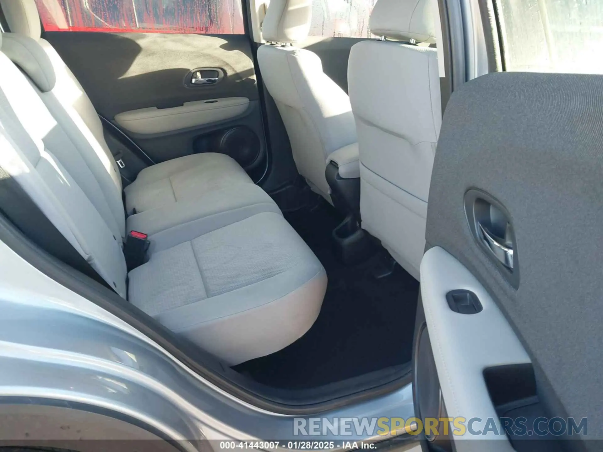 8 Фотография поврежденного автомобиля 3CZRU5H39LM713045 HONDA HR-V 2020