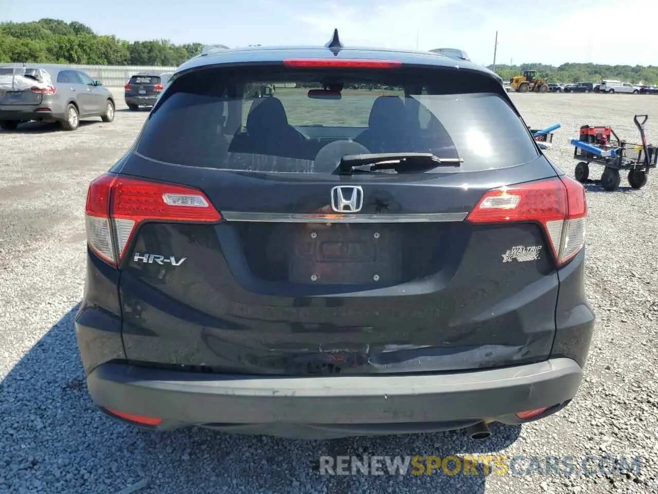 6 Photograph of a damaged car 3CZRU5H51LM703823 HONDA HR-V 2020