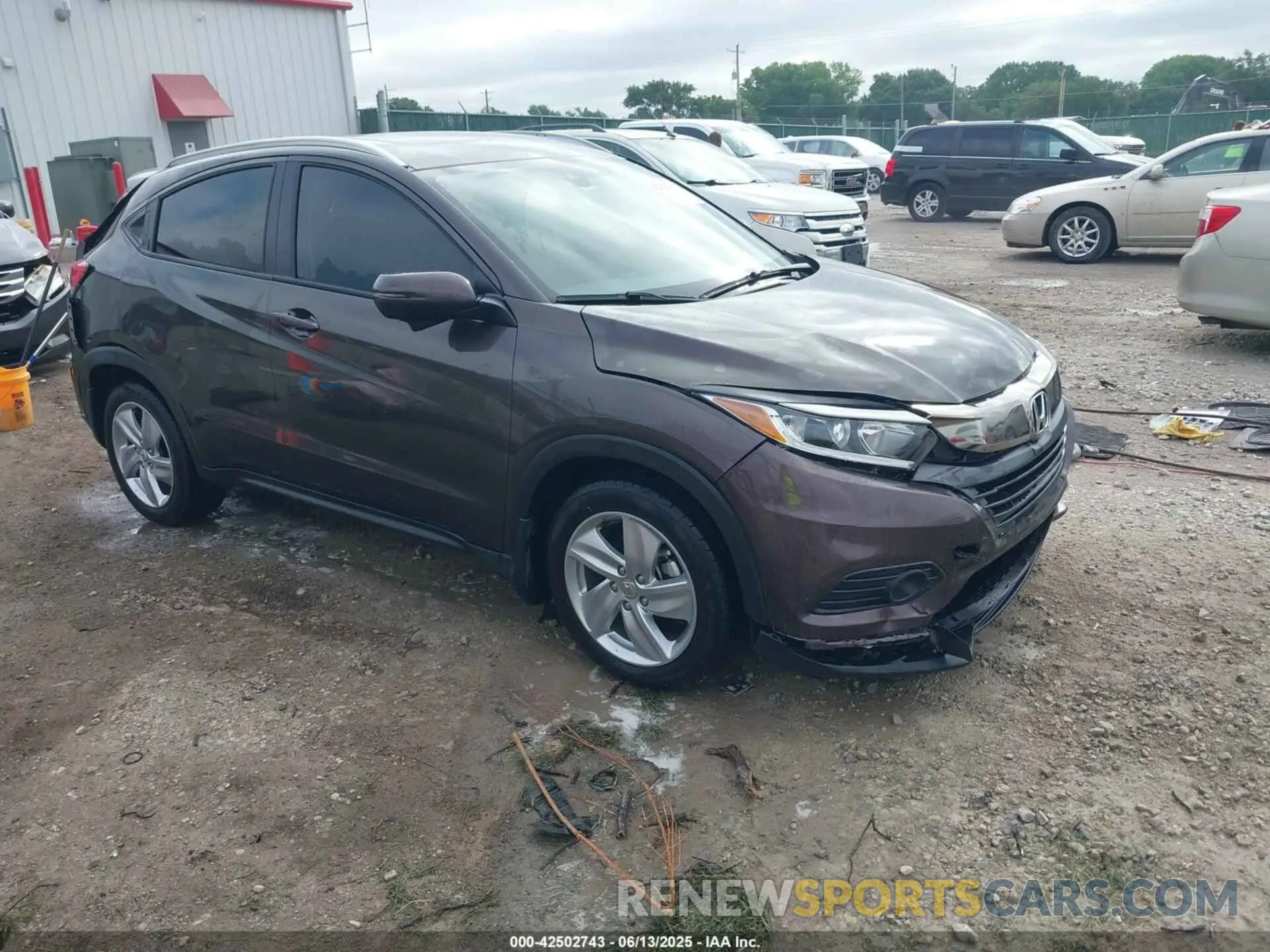 1 Photograph of a damaged car 3CZRU5H52LM700932 HONDA HR-V 2020