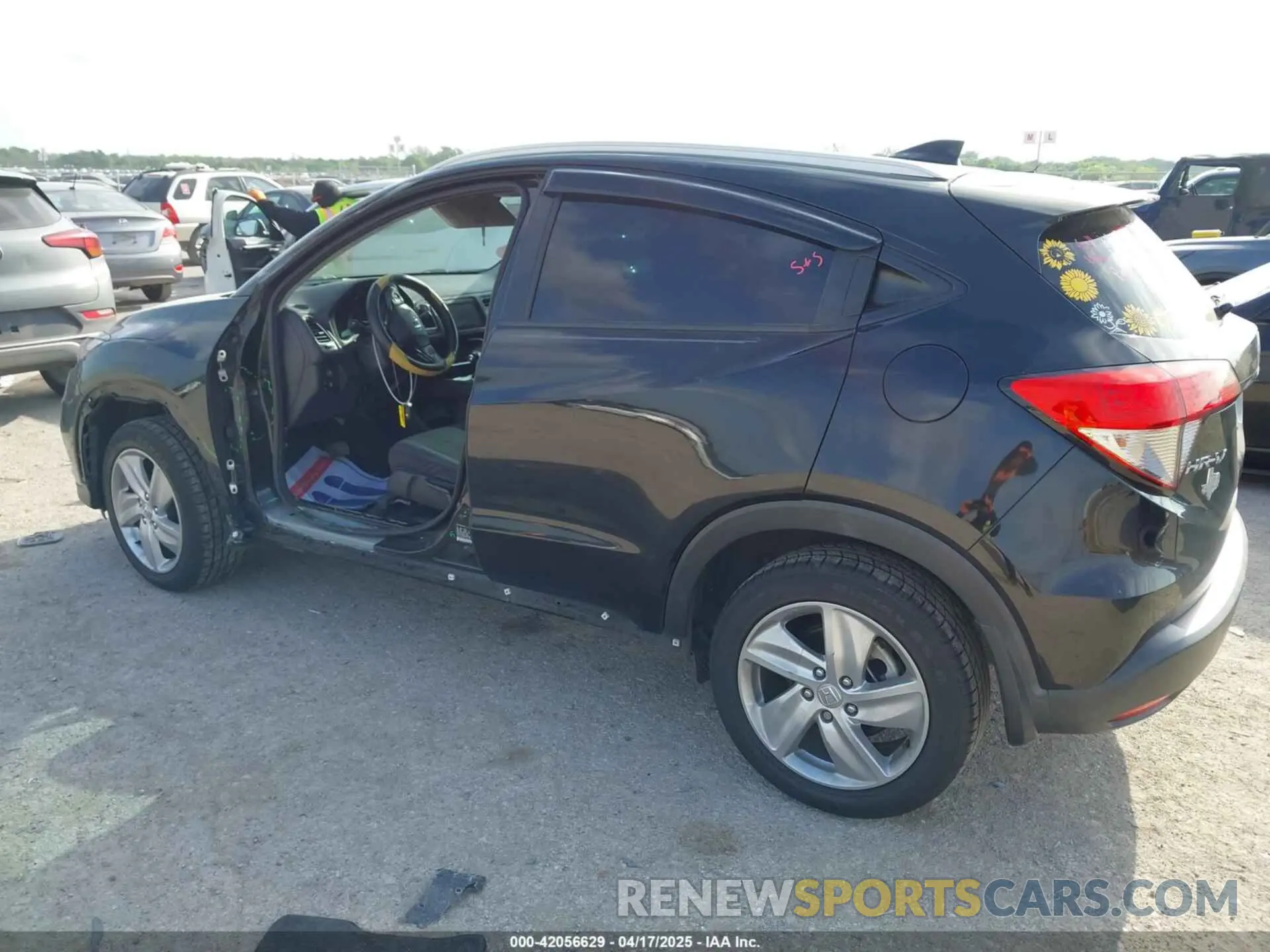 3 Фотография поврежденного автомобиля 3CZRU5H52LM712370 HONDA HR-V 2020