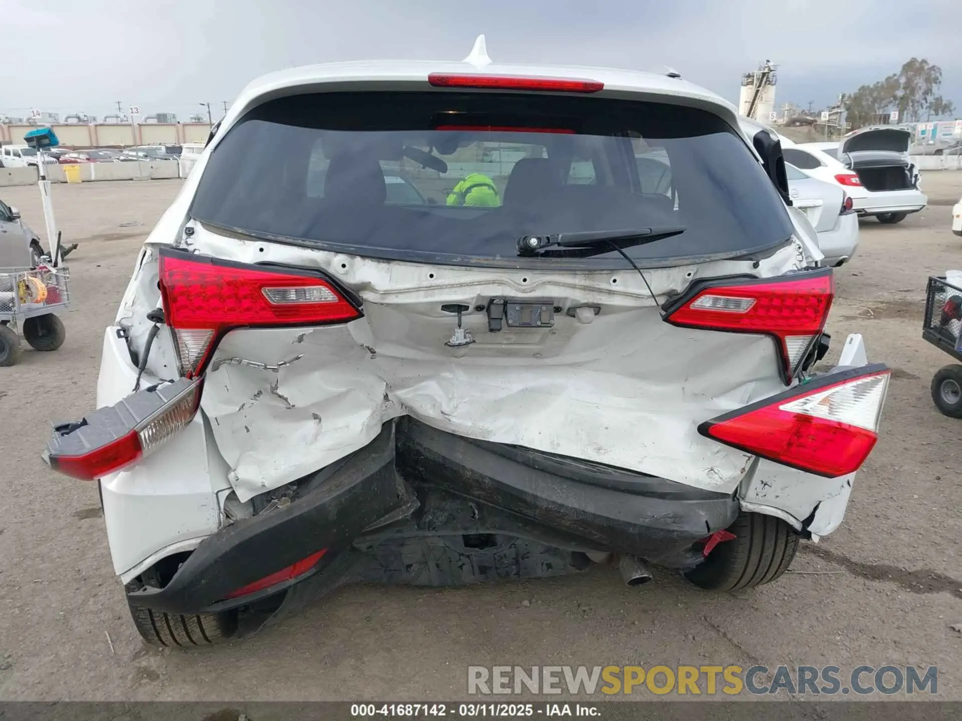 15 Photograph of a damaged car 3CZRU5H52LM713941 HONDA HR-V 2020