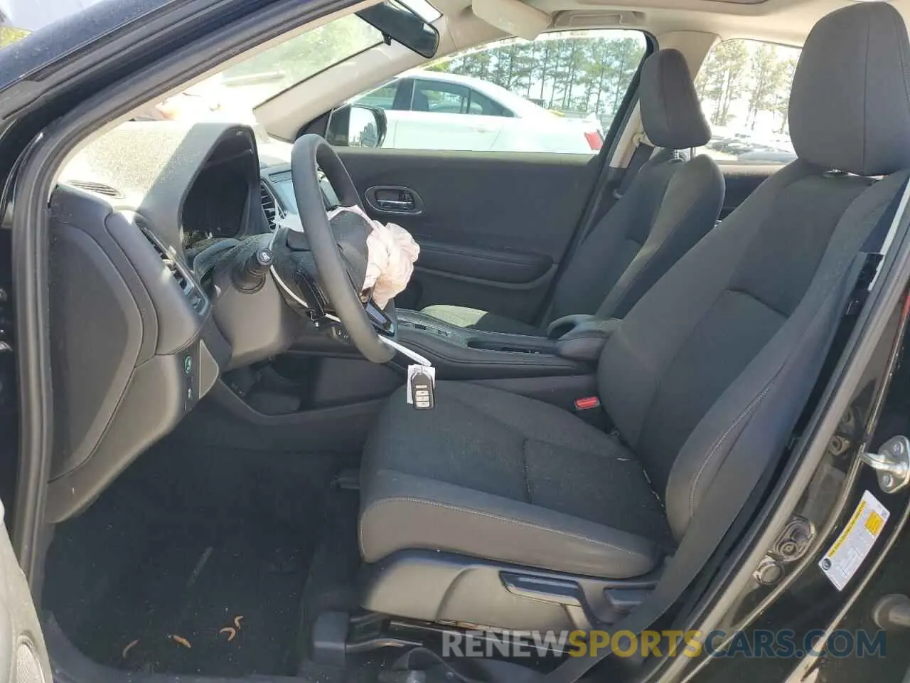 7 Photograph of a damaged car 3CZRU5H54LM702620 HONDA HR-V 2020