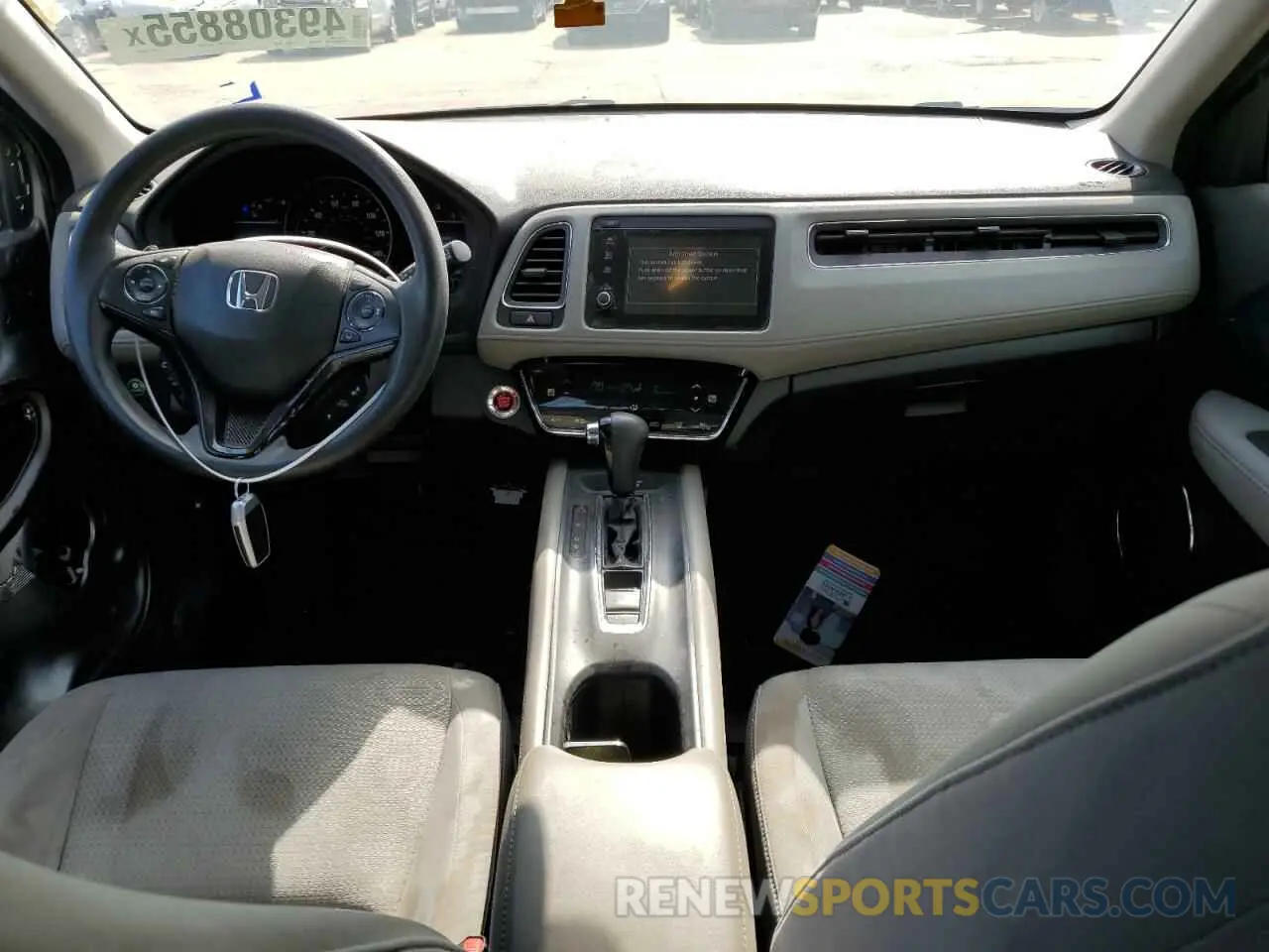 8 Photograph of a damaged car 3CZRU5H54LM718803 HONDA HR-V 2020