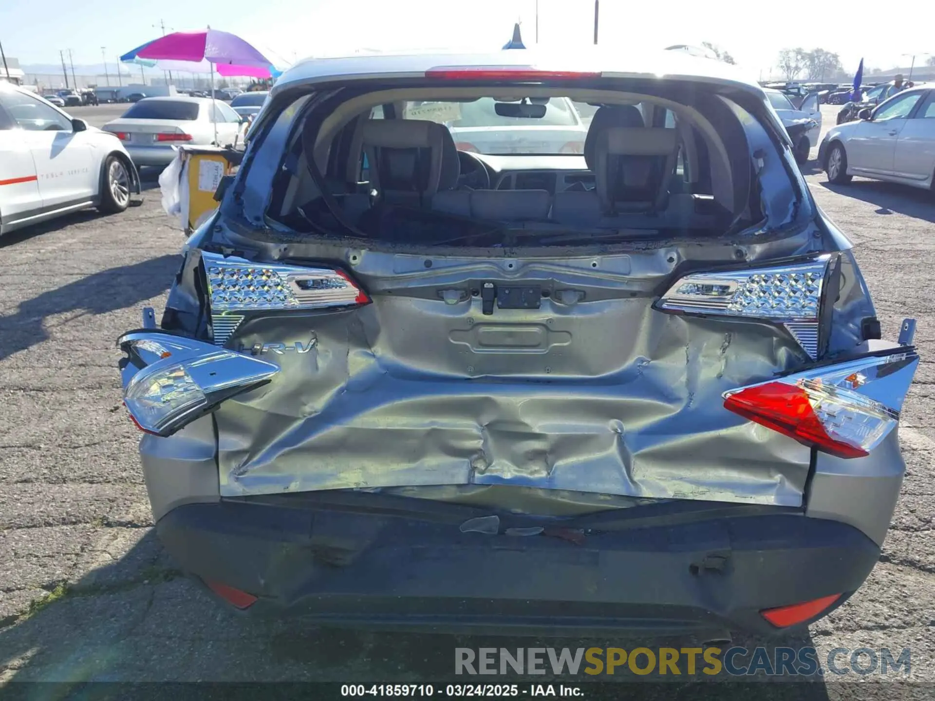 18 Photograph of a damaged car 3CZRU5H58LM710980 HONDA HR-V 2020