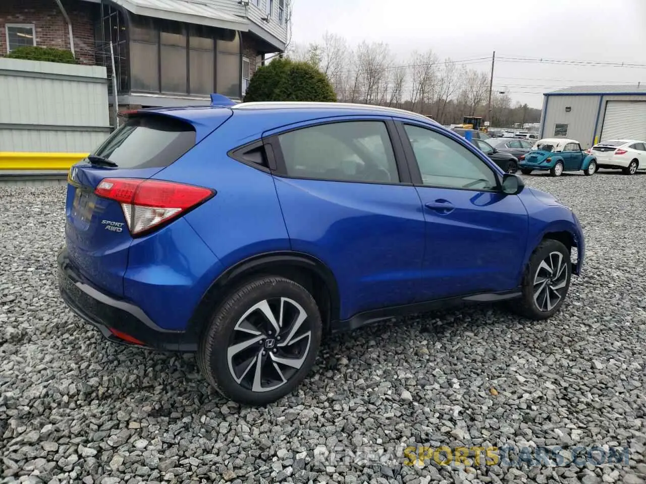 3 Photograph of a damaged car 3CZRU6H10LM731468 HONDA HR-V 2020