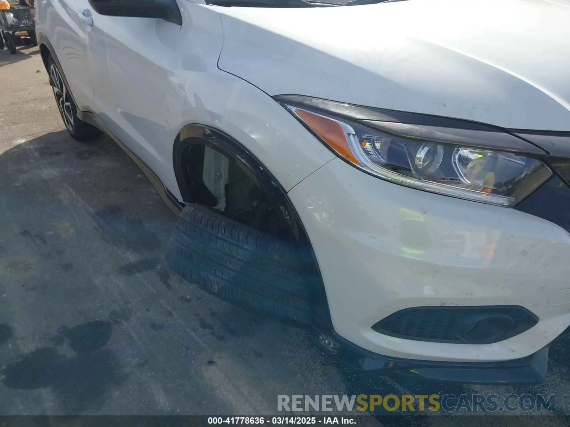 6 Photograph of a damaged car 3CZRU6H10LM737500 HONDA HR-V 2020