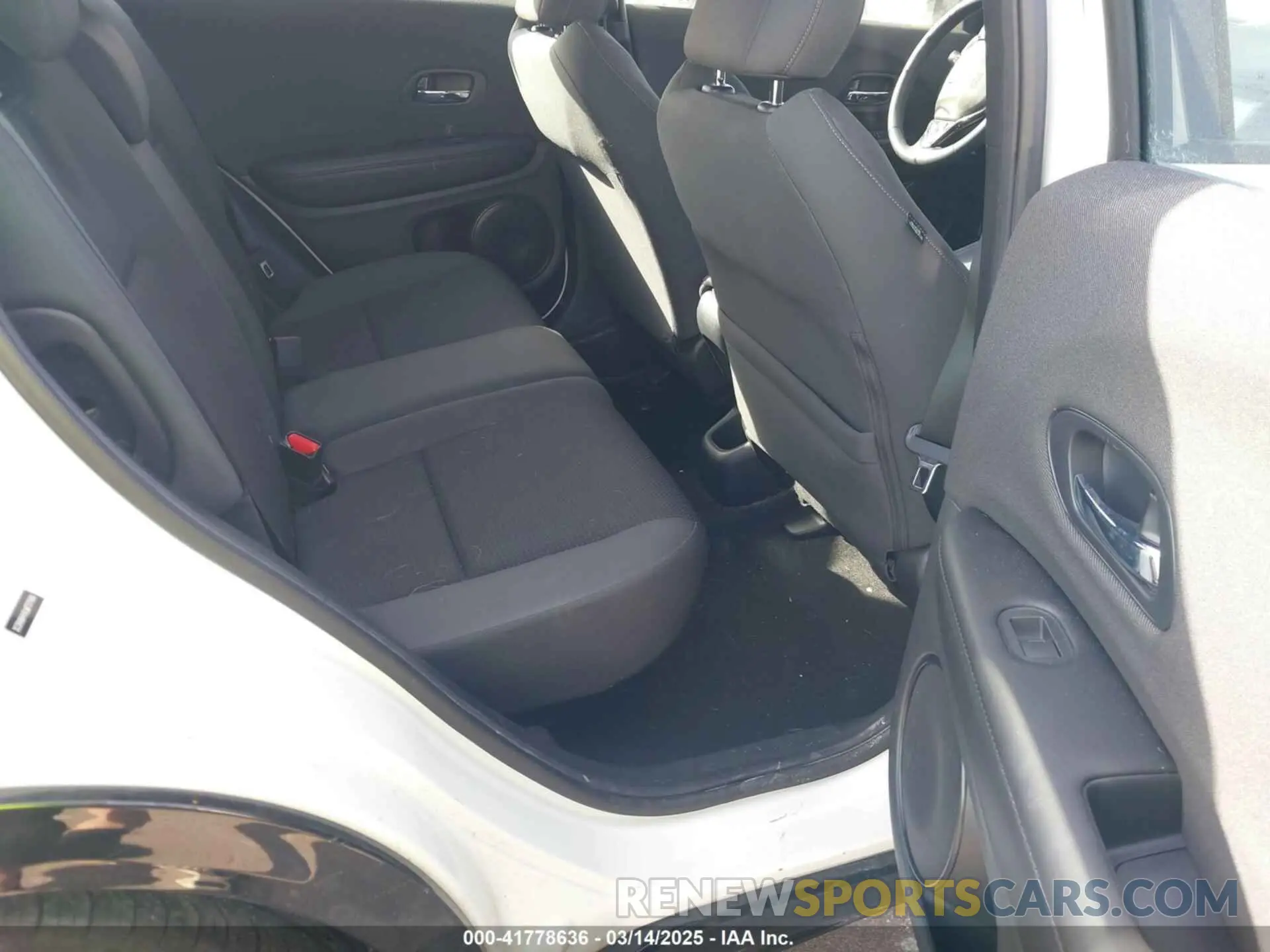 8 Photograph of a damaged car 3CZRU6H10LM737500 HONDA HR-V 2020