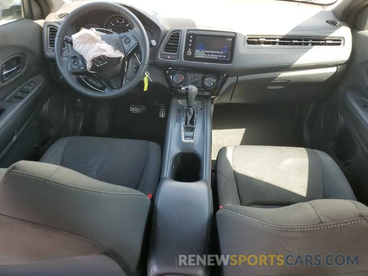 8 Photograph of a damaged car 3CZRU6H12LM706488 HONDA HR-V 2020