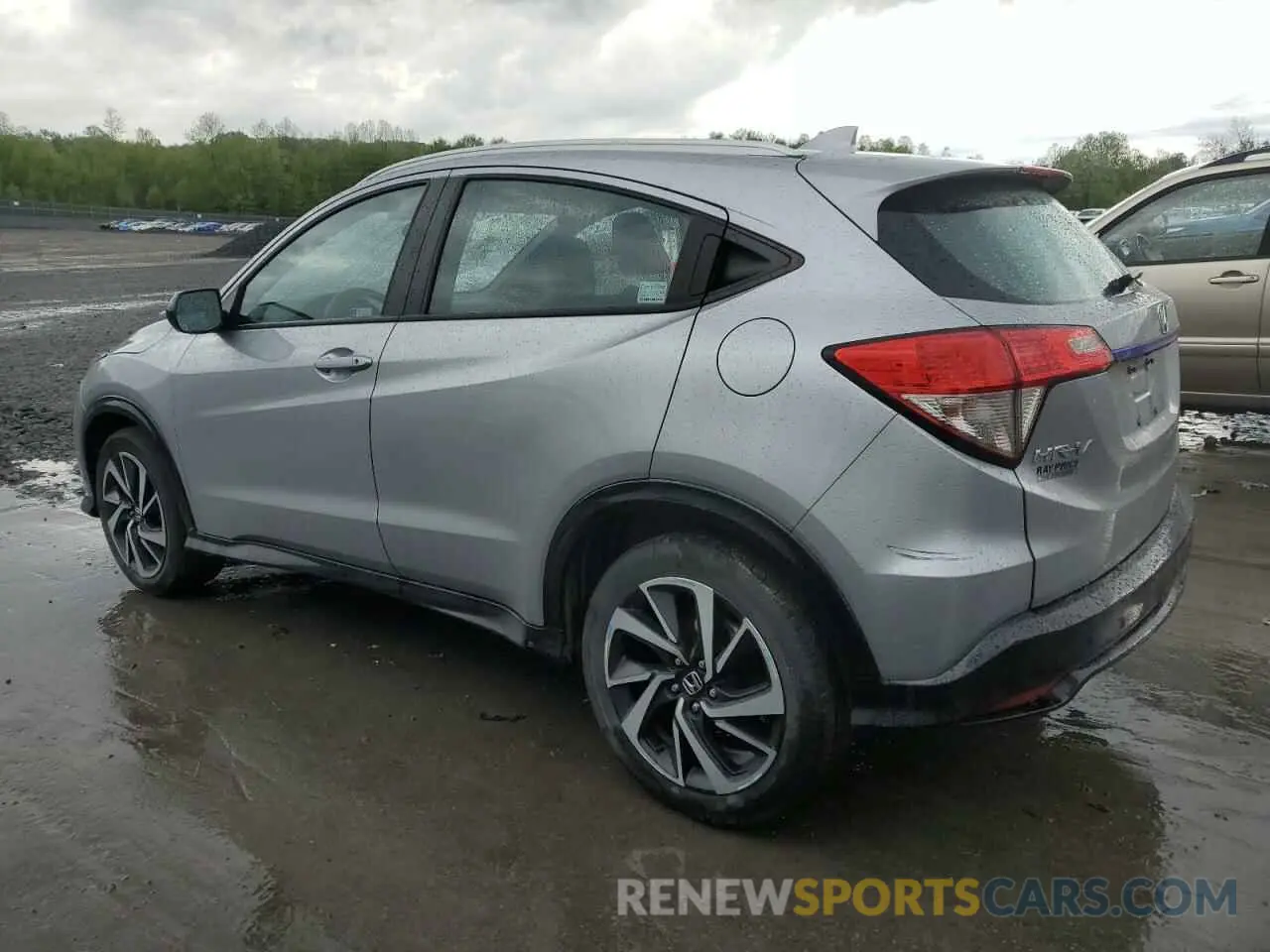 2 Photograph of a damaged car 3CZRU6H12LM719466 HONDA HR-V 2020