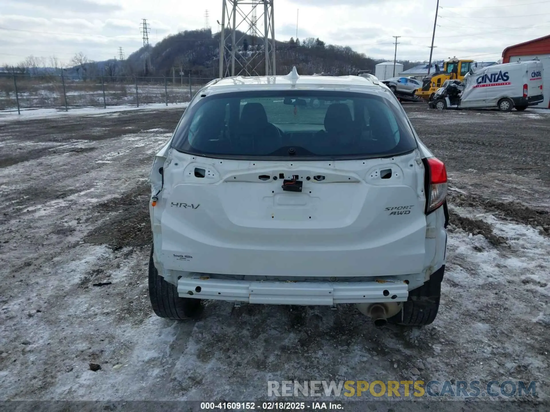 17 Photograph of a damaged car 3CZRU6H13LM704359 HONDA HR-V 2020