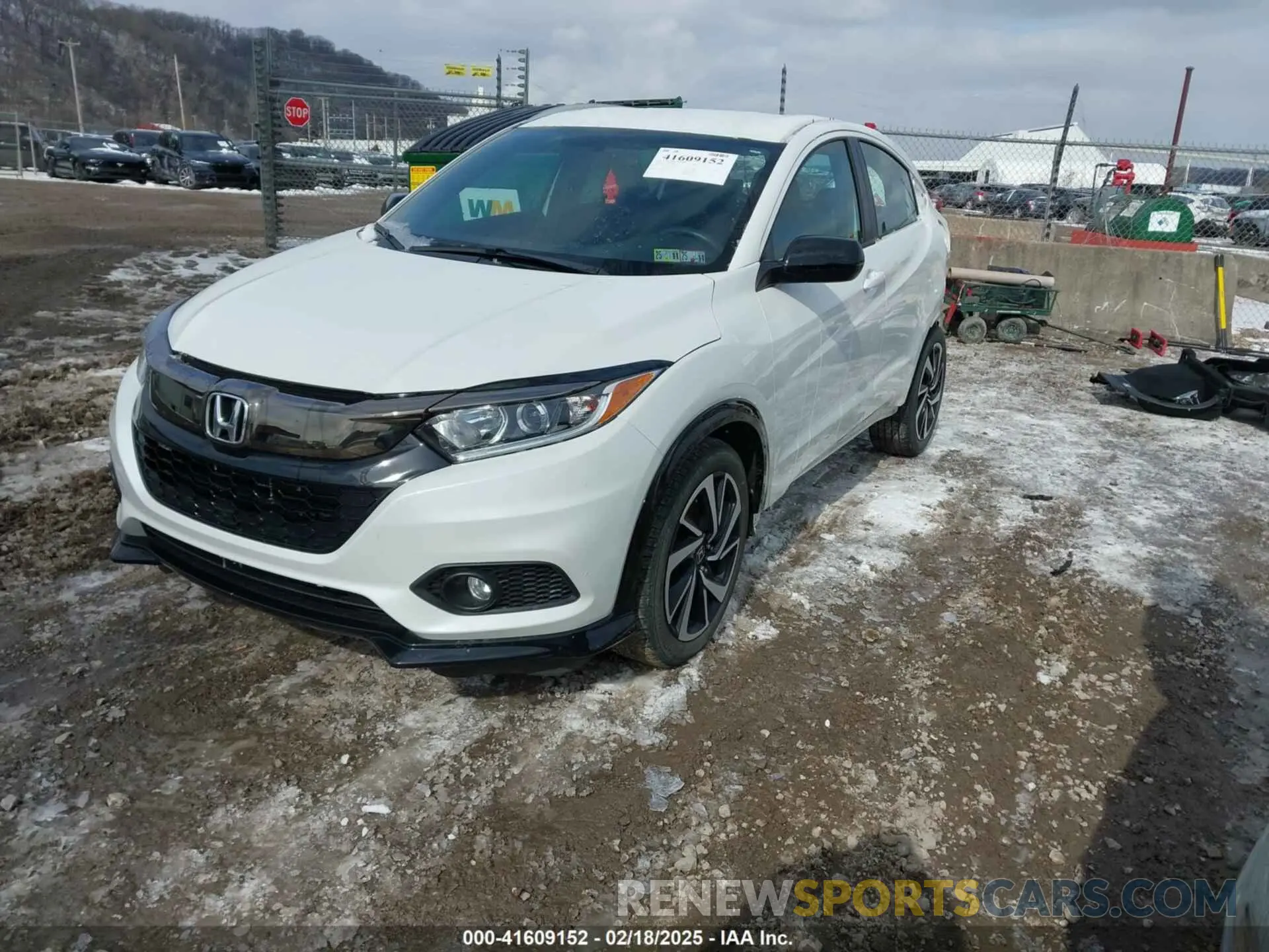 2 Photograph of a damaged car 3CZRU6H13LM704359 HONDA HR-V 2020