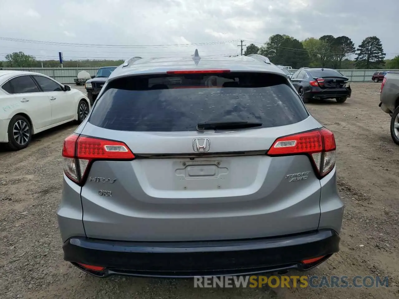 6 Photograph of a damaged car 3CZRU6H13LM716298 HONDA HR-V 2020