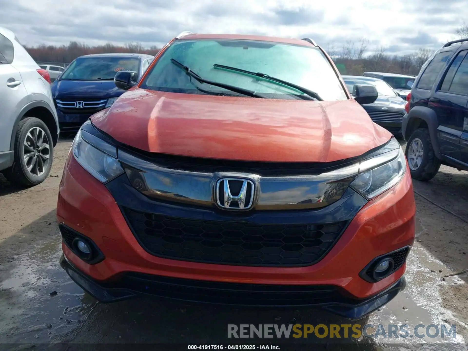 12 Photograph of a damaged car 3CZRU6H15LG700988 HONDA HR-V 2020