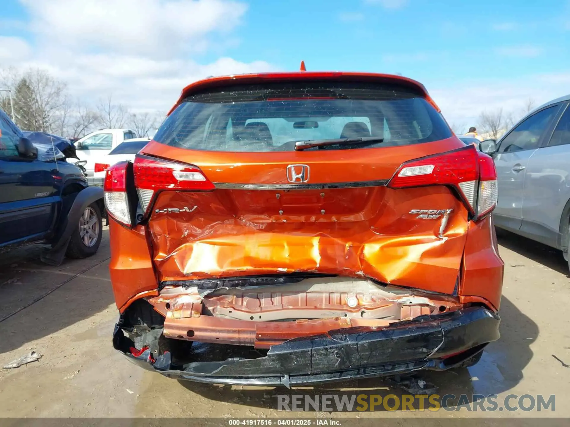 16 Photograph of a damaged car 3CZRU6H15LG700988 HONDA HR-V 2020