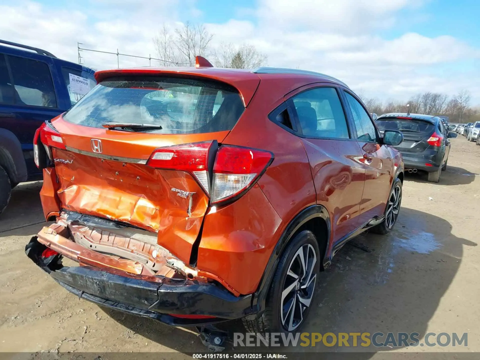 4 Photograph of a damaged car 3CZRU6H15LG700988 HONDA HR-V 2020