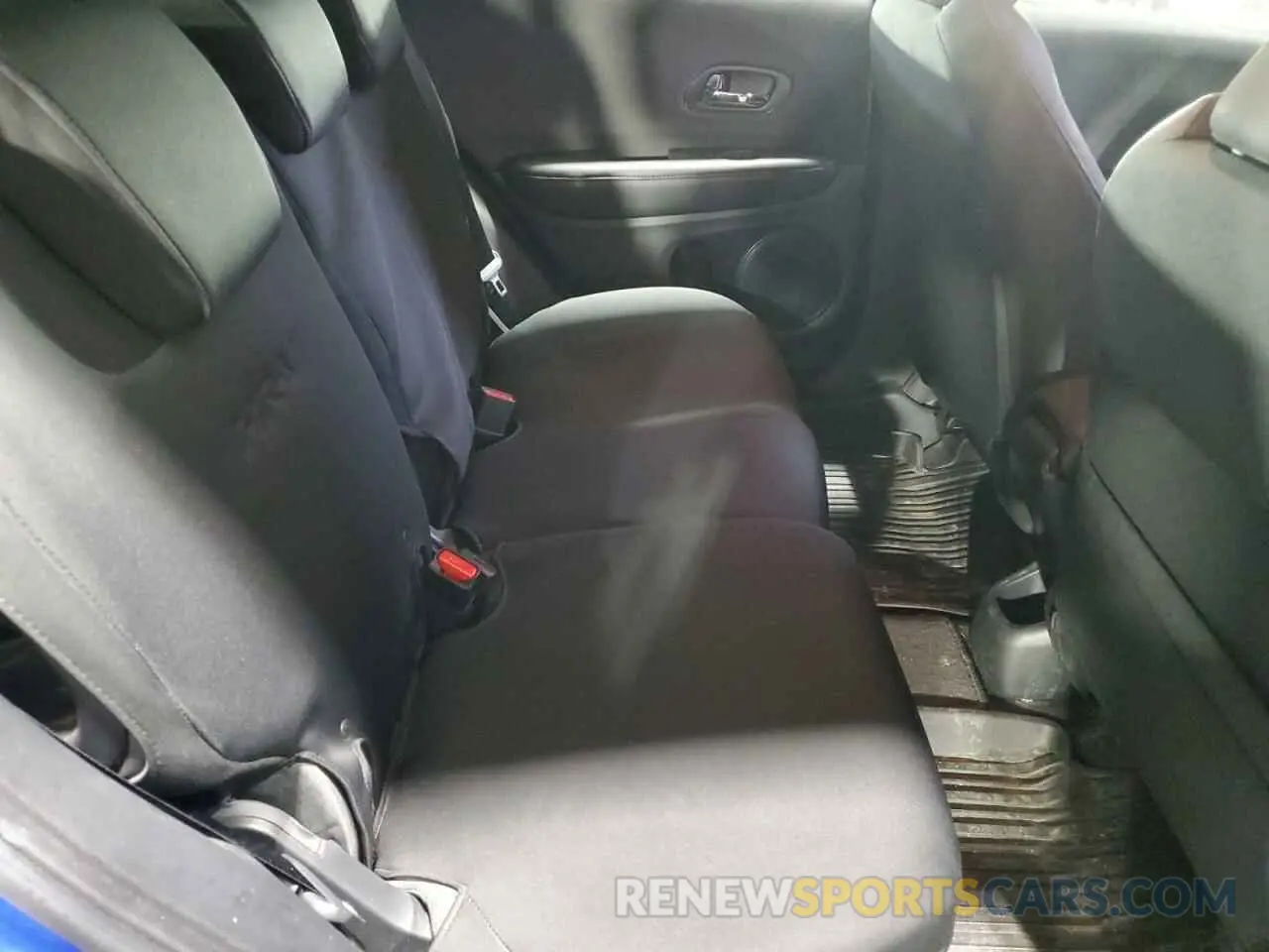 11 Photograph of a damaged car 3CZRU6H15LM724001 HONDA HR-V 2020
