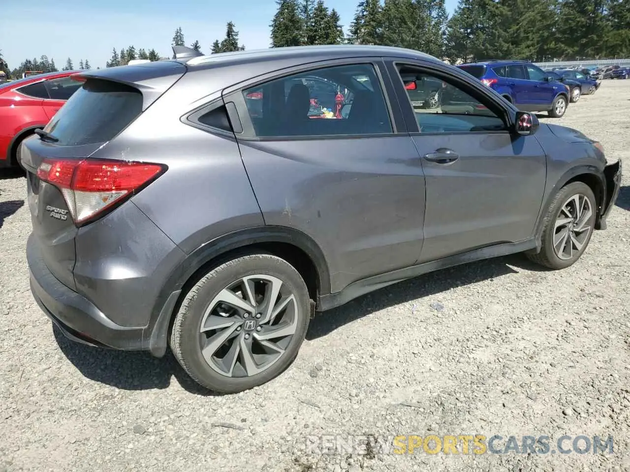 3 Photograph of a damaged car 3CZRU6H16LM702704 HONDA HR-V 2020