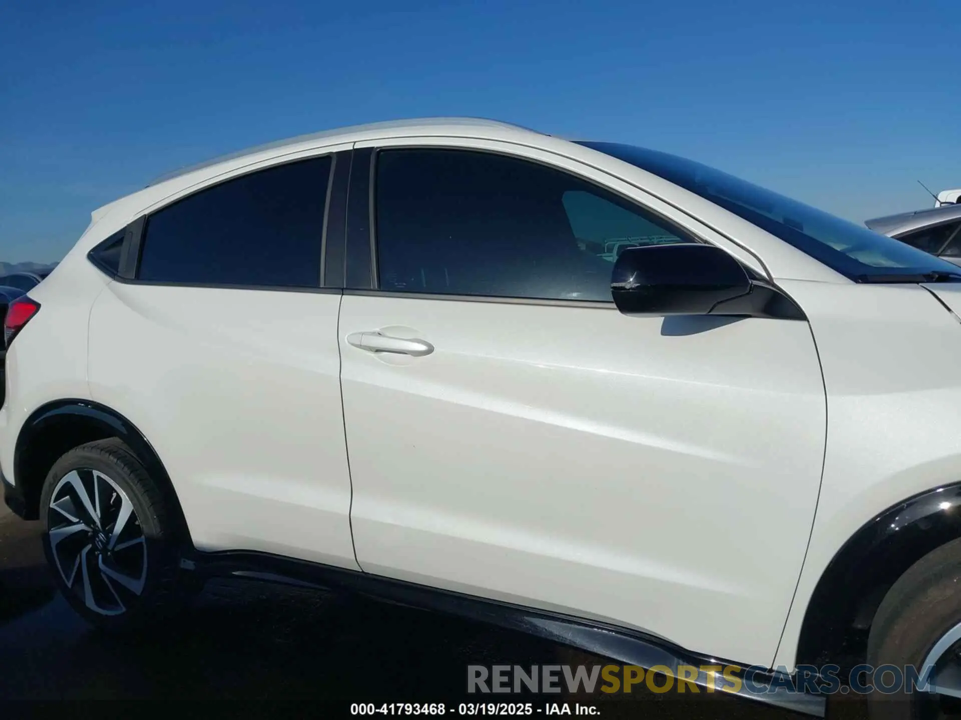 13 Фотография поврежденного автомобиля 3CZRU6H17LM706499 HONDA HR-V 2020