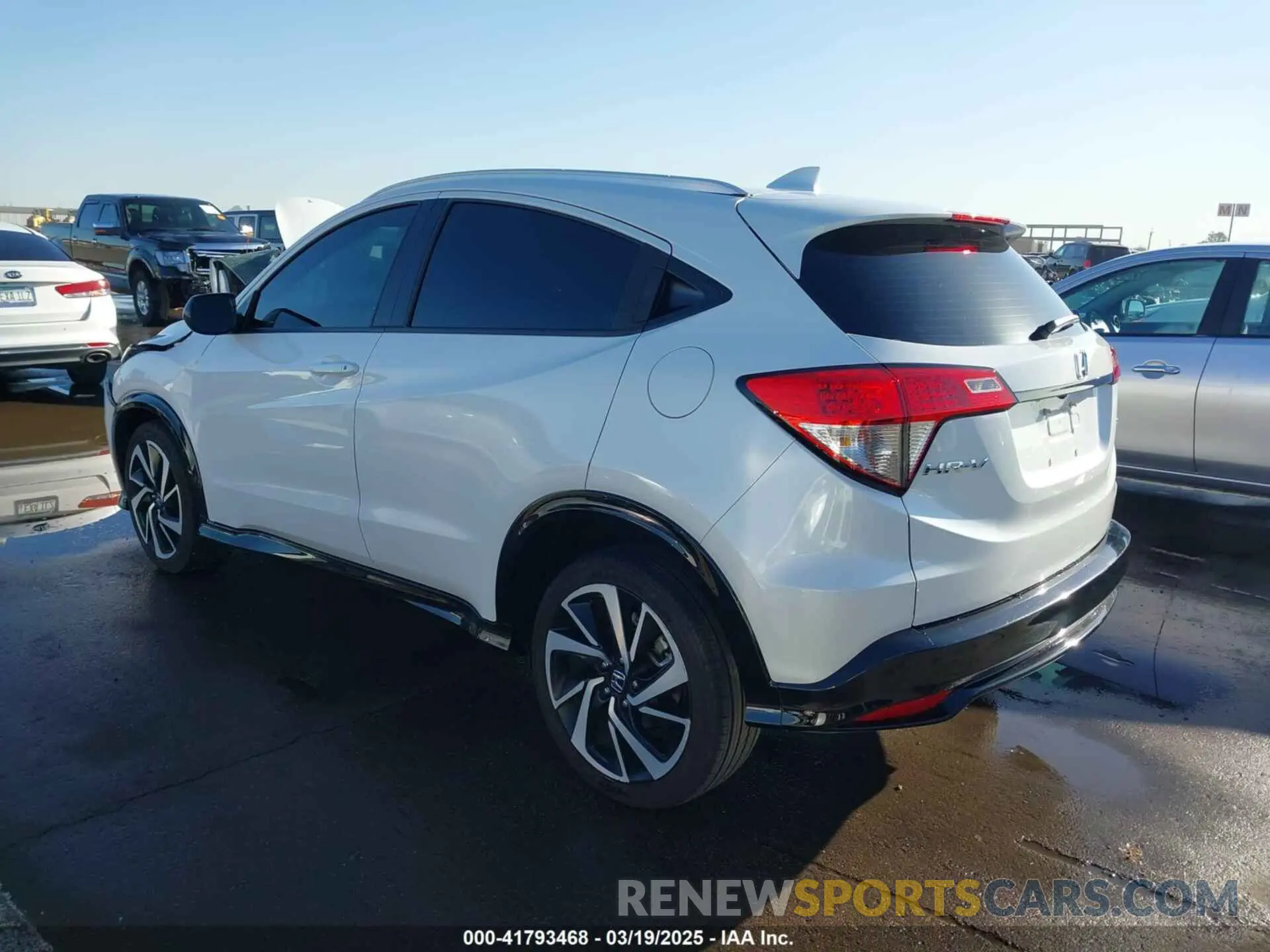 3 Фотография поврежденного автомобиля 3CZRU6H17LM706499 HONDA HR-V 2020