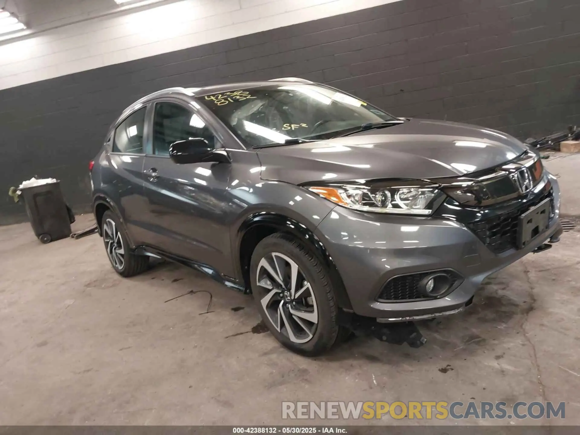 1 Photograph of a damaged car 3CZRU6H18LG700869 HONDA HR-V 2020