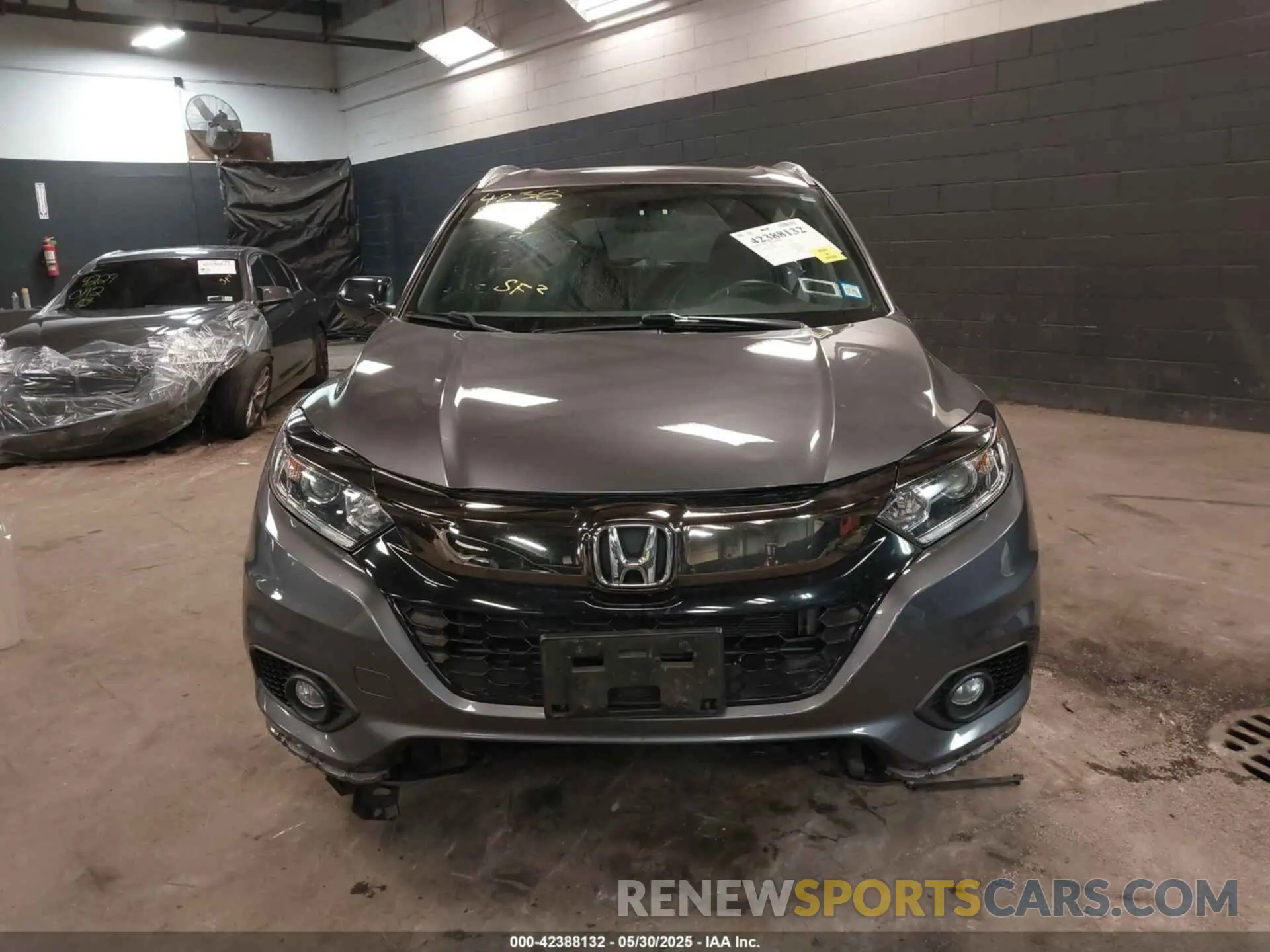13 Photograph of a damaged car 3CZRU6H18LG700869 HONDA HR-V 2020
